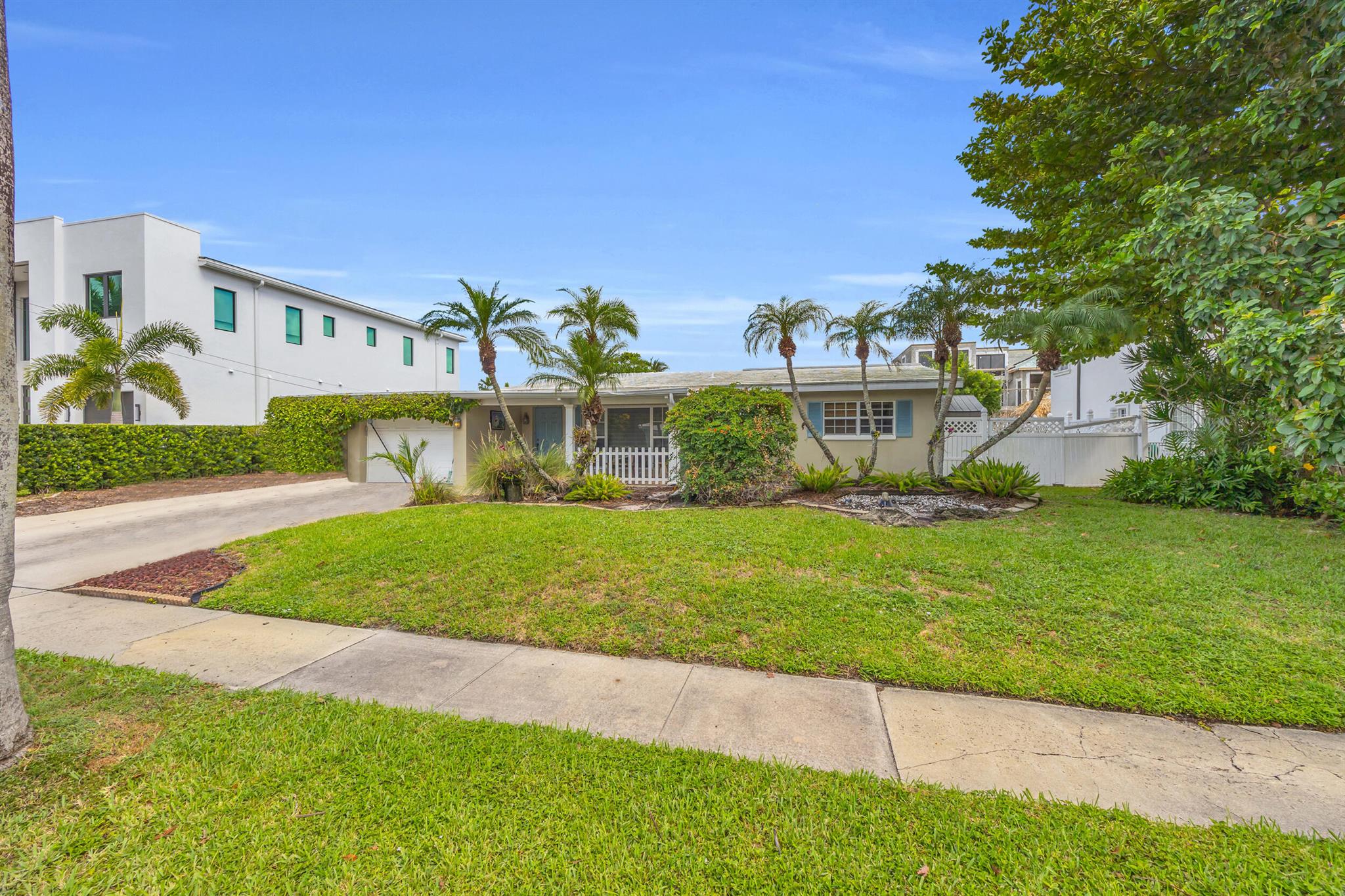 BOCA HARBOUR 1ST SEC - Residential