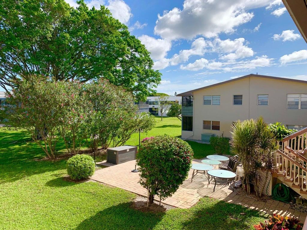 Photo of 116 Canterbury E, West Palm Beach, FL 33417 (MLS # R11145157)