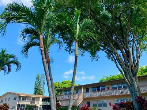 116 Canterbury E West Palm Beach FL 33417