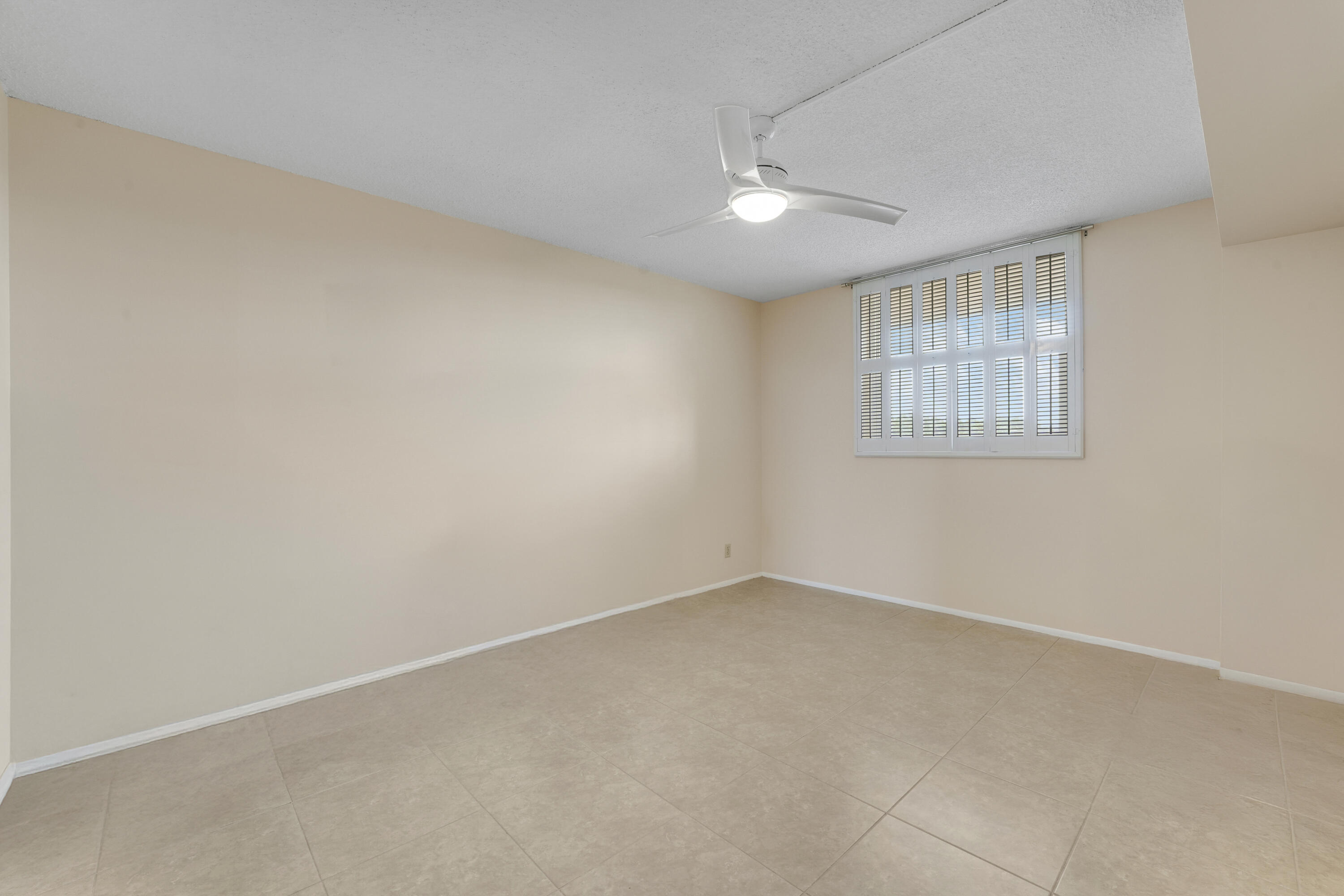 BOCA TEECA CONDO 5 - Residential Lease