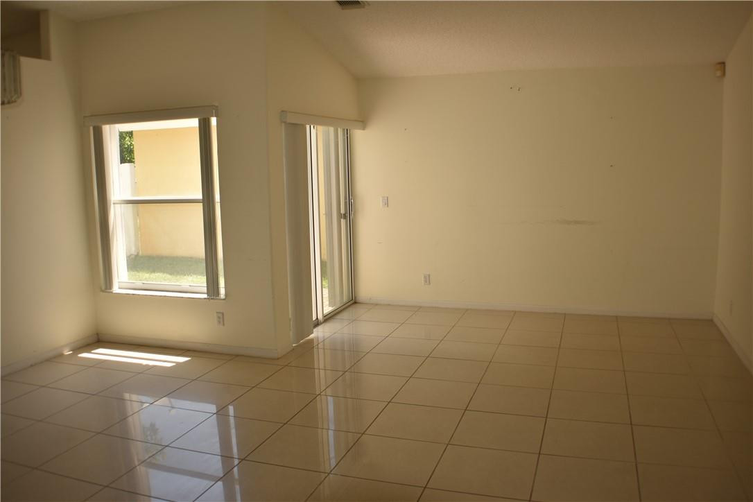 Banyan Oakridge 157-44 B - Residential