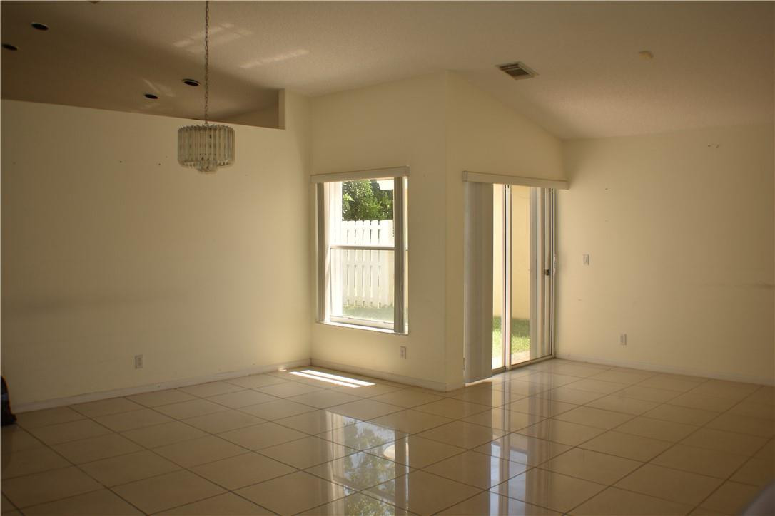 Banyan Oakridge 157-44 B - Residential