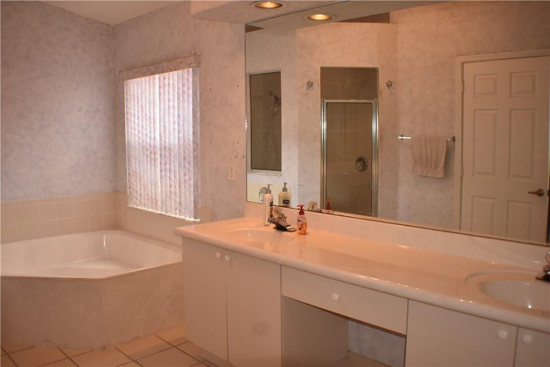 Banyan Oakridge 157-44 B - Residential