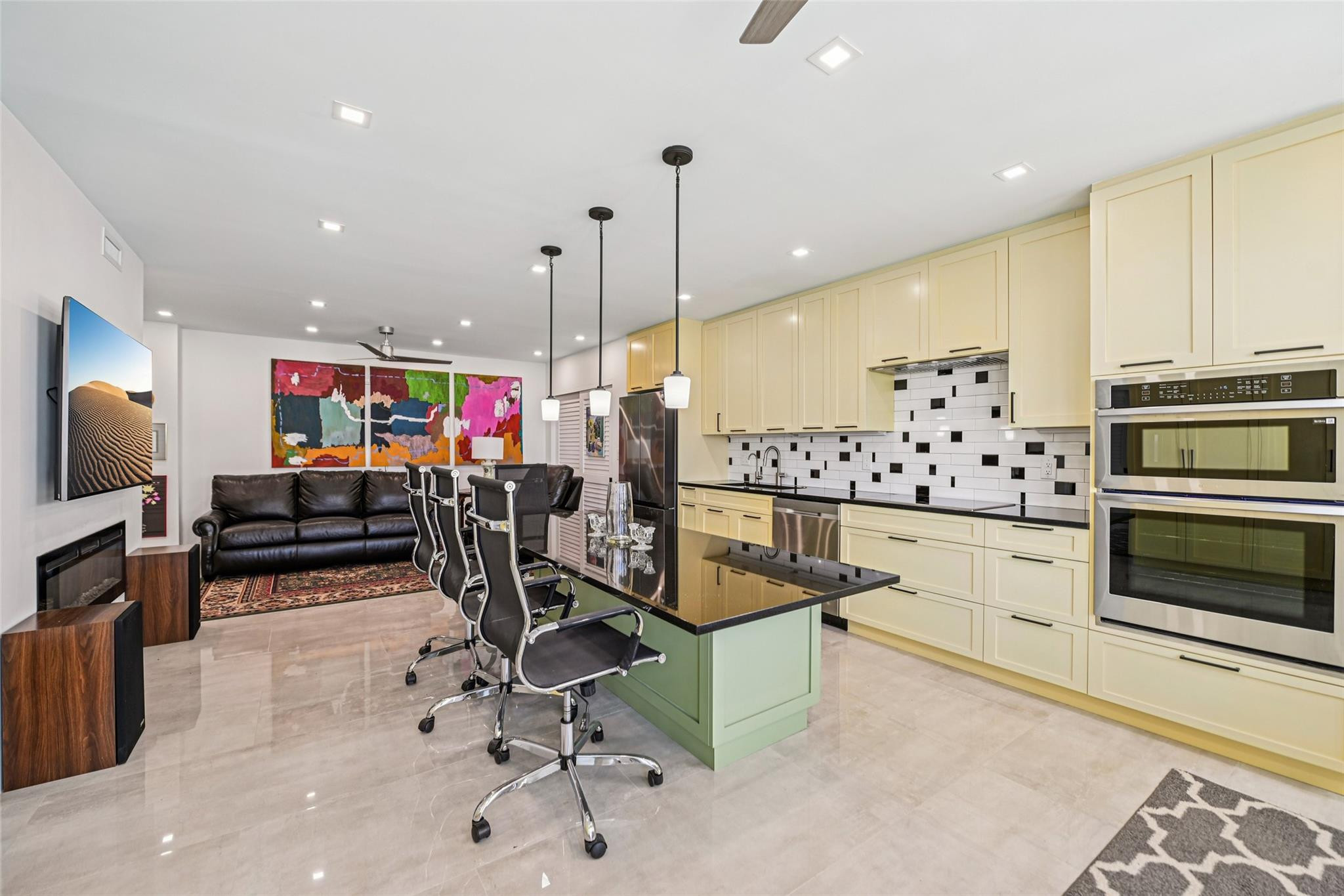 3233 NE 34th Street 812A