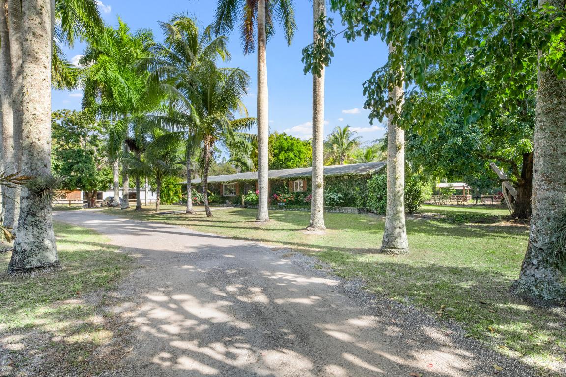 LOXAHATCHEE GROVES - Residential