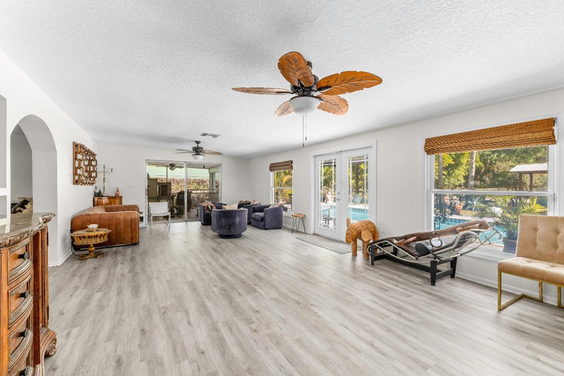 LOXAHATCHEE GROVES - Residential