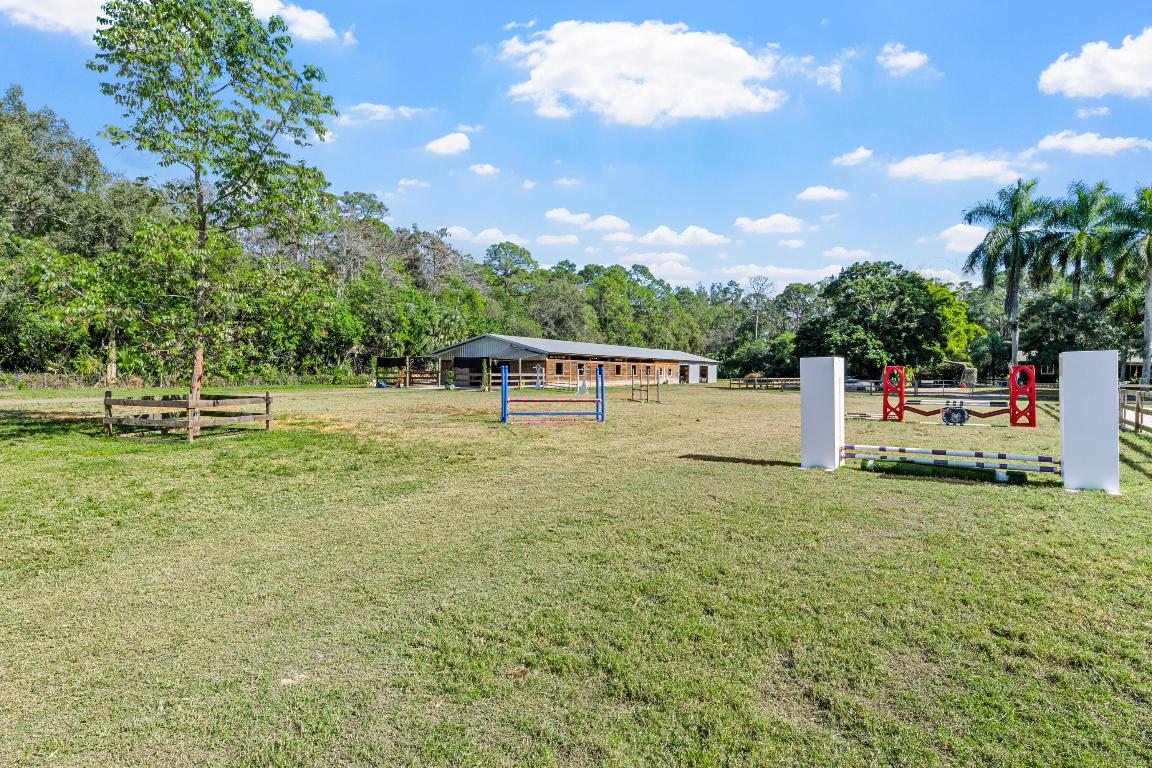 LOXAHATCHEE GROVES - Residential