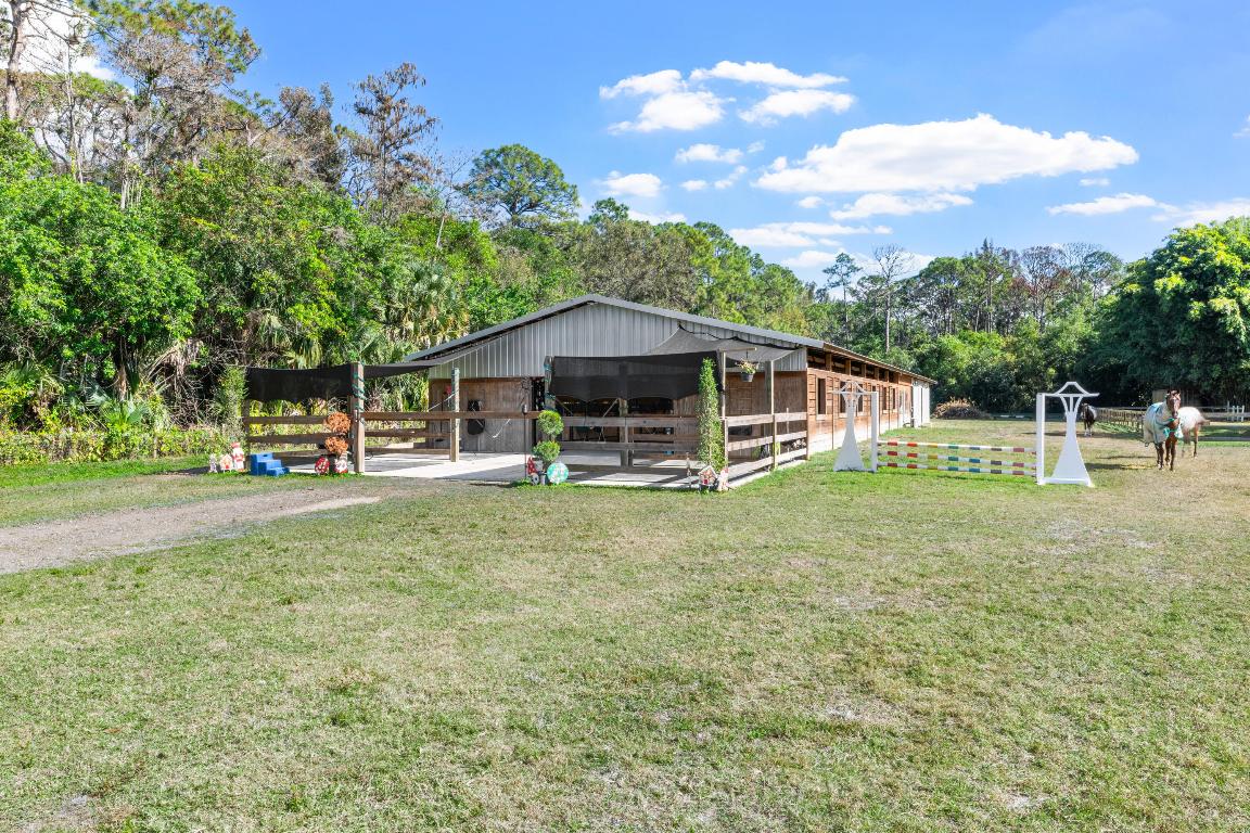 LOXAHATCHEE GROVES - Residential