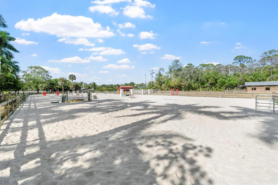 LOXAHATCHEE GROVES - Residential