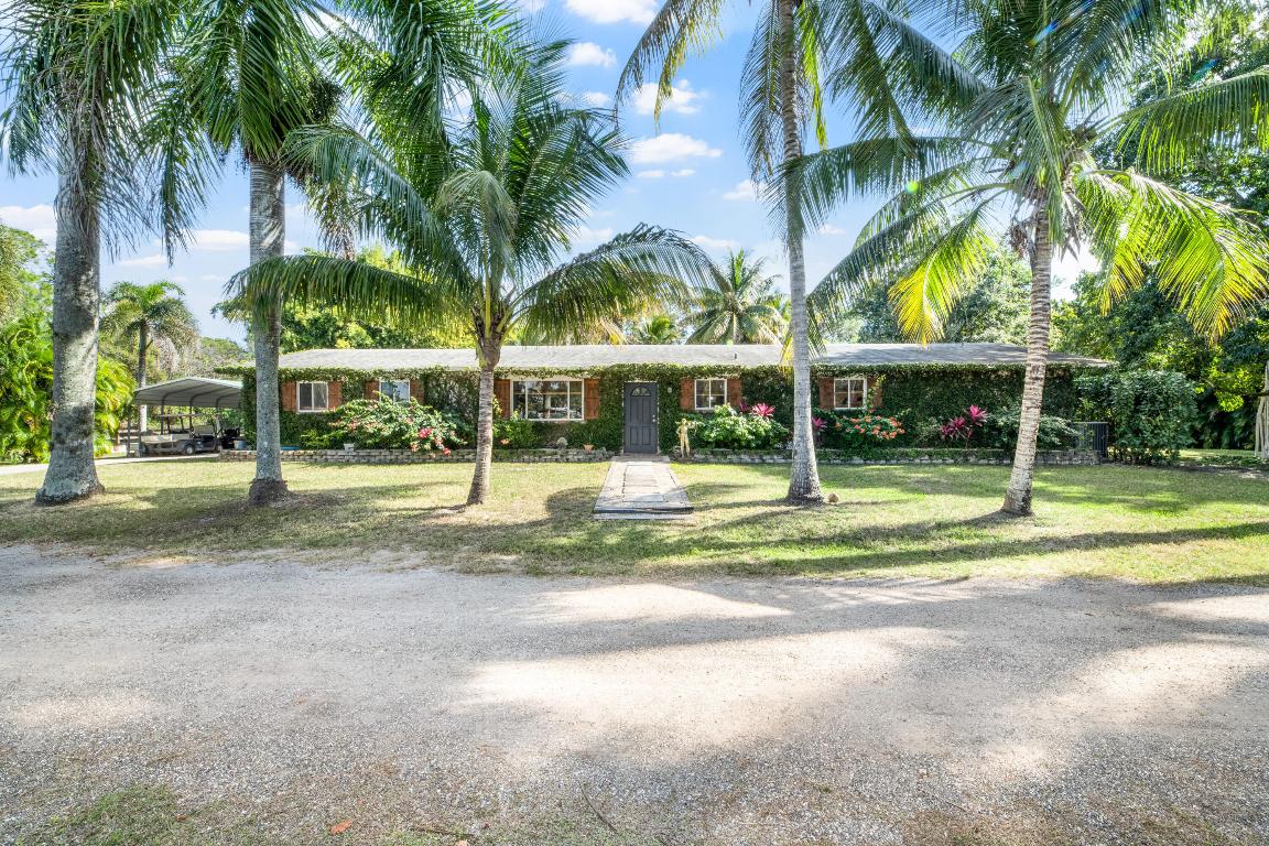 LOXAHATCHEE GROVES - Residential