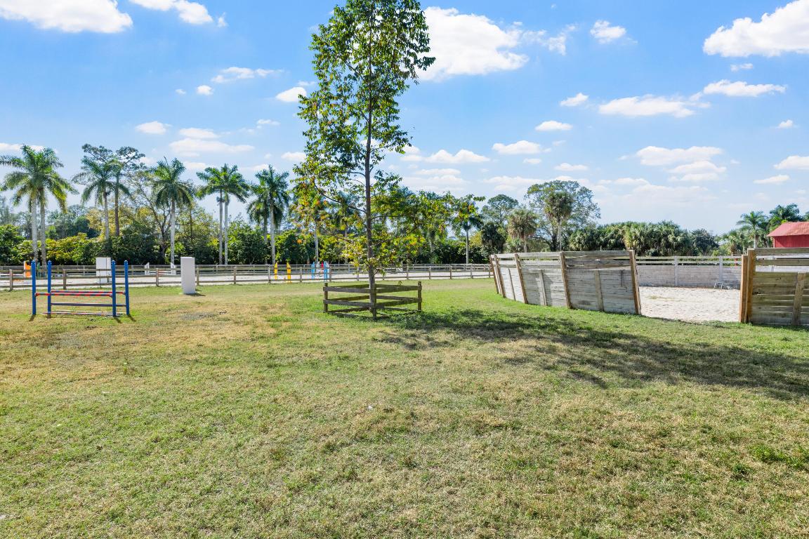 LOXAHATCHEE GROVES - Residential
