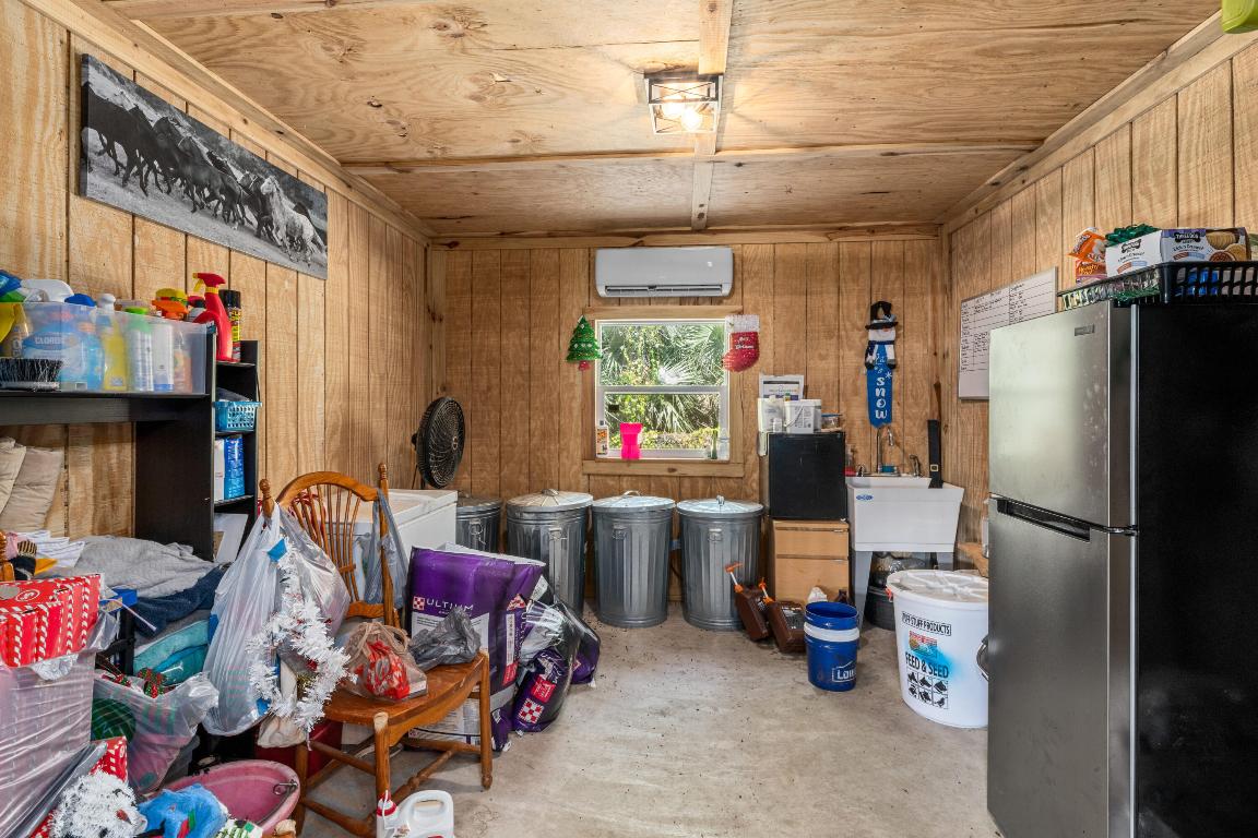 LOXAHATCHEE GROVES - Residential