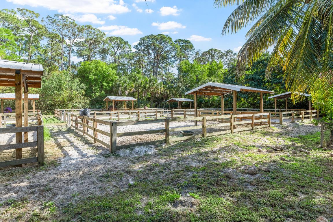 LOXAHATCHEE GROVES - Residential