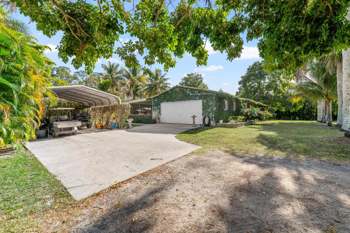 LOXAHATCHEE GROVES - Residential