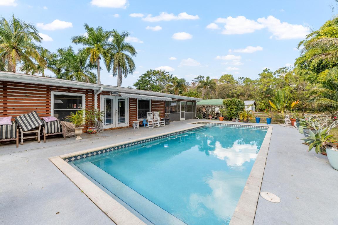 LOXAHATCHEE GROVES - Residential