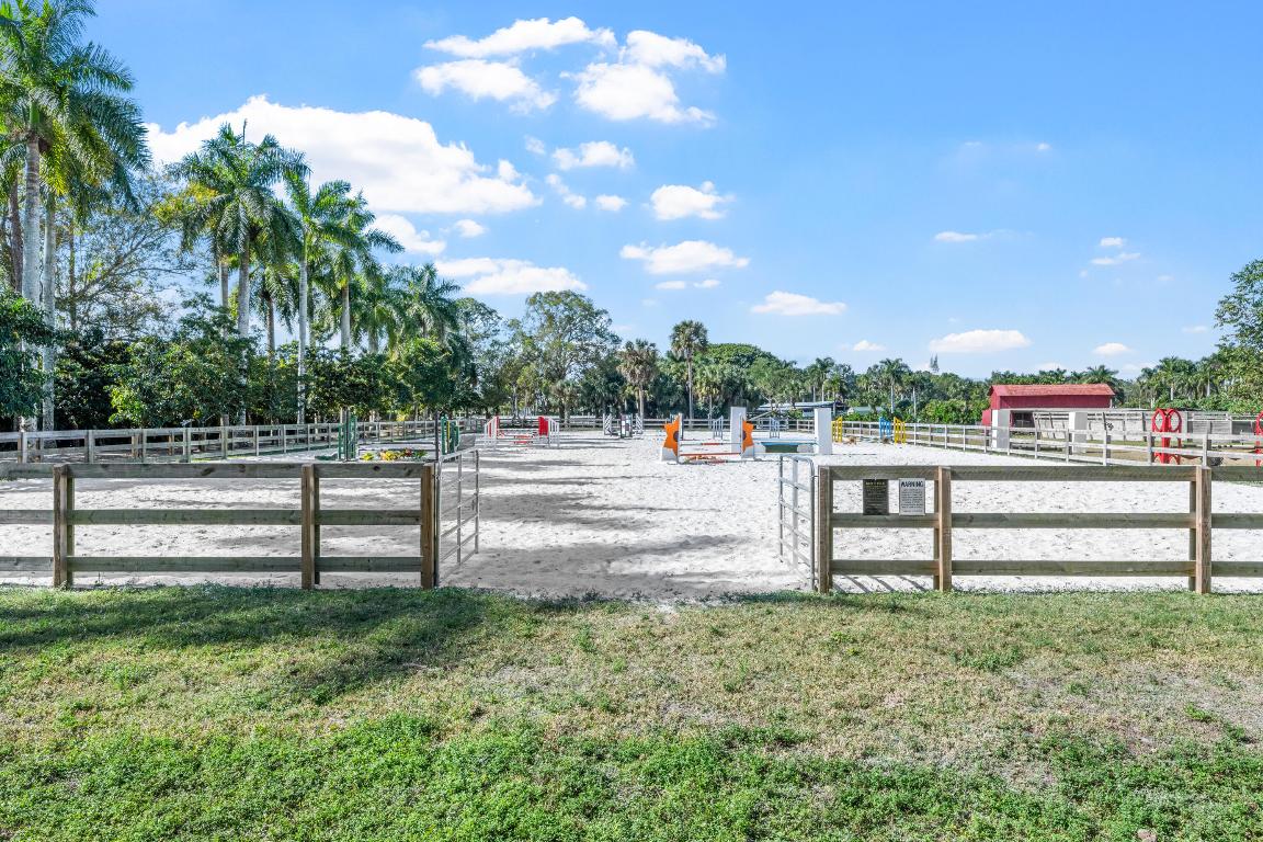 LOXAHATCHEE GROVES - Residential
