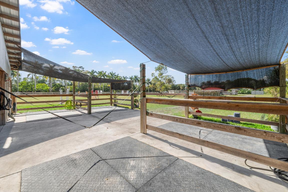 LOXAHATCHEE GROVES - Residential