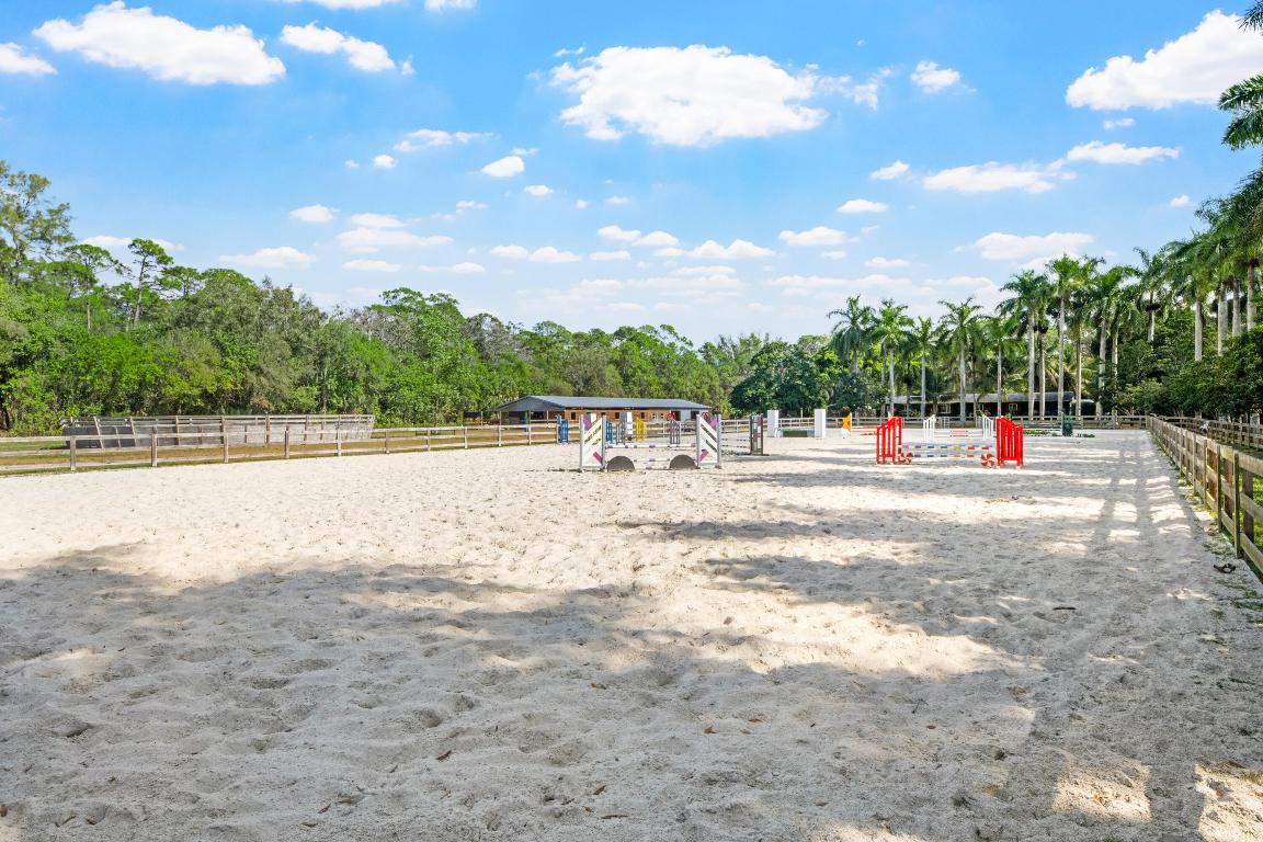 LOXAHATCHEE GROVES - Residential