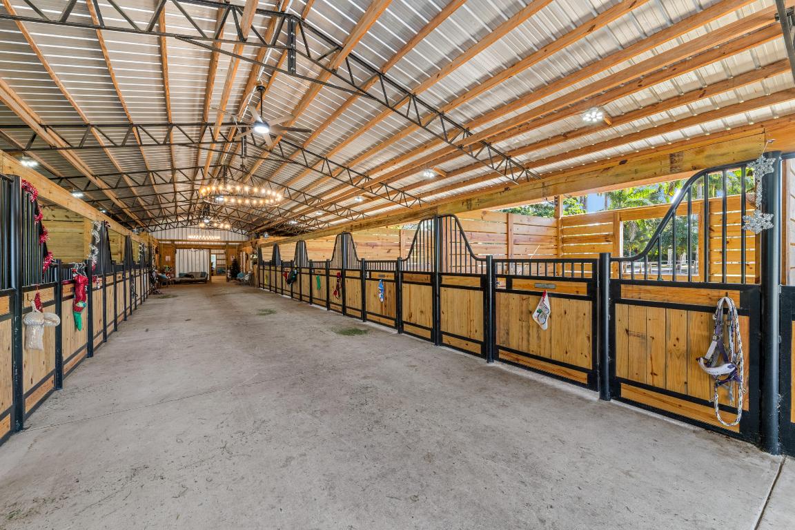 LOXAHATCHEE GROVES - Residential