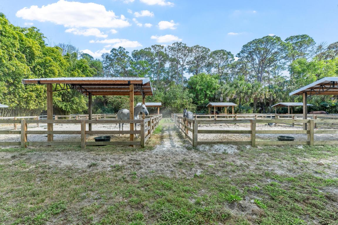 LOXAHATCHEE GROVES - Residential