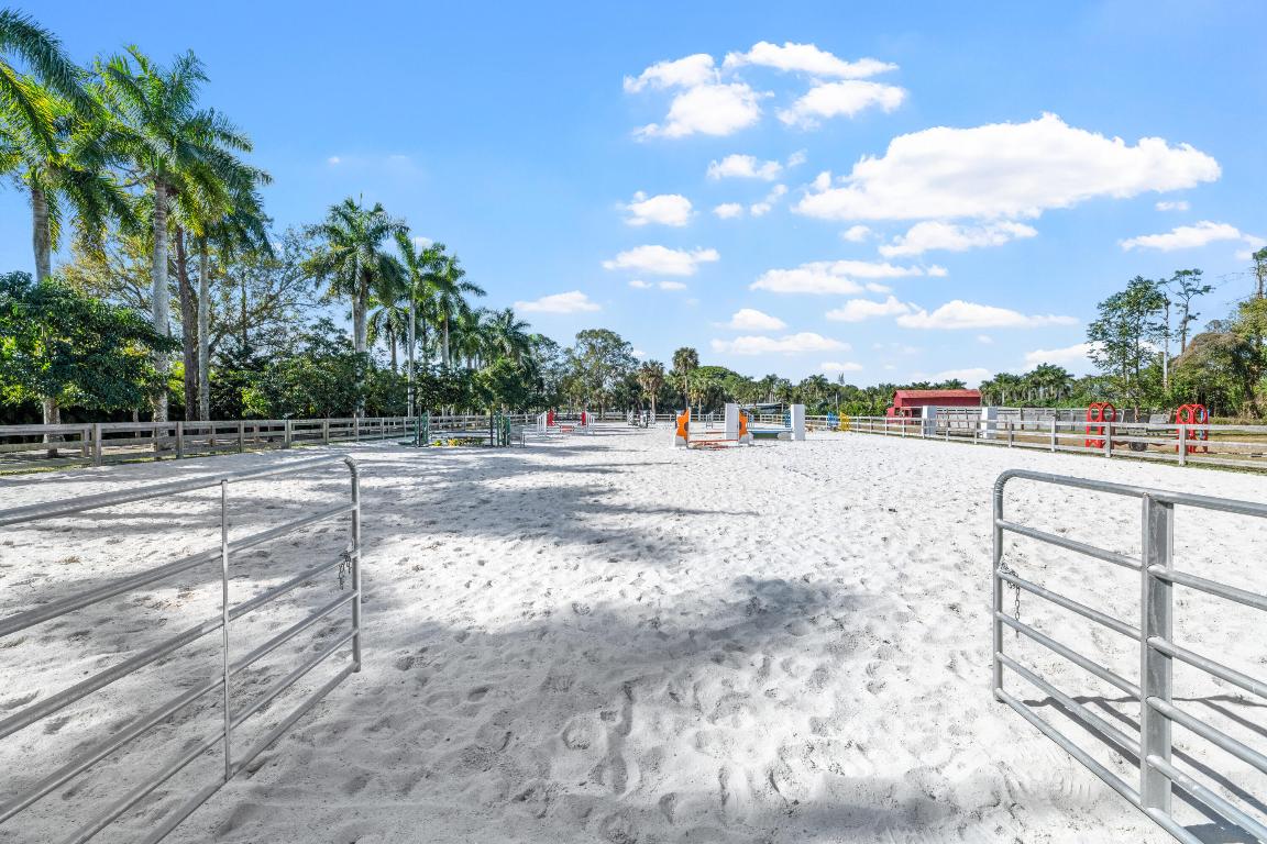 LOXAHATCHEE GROVES - Residential