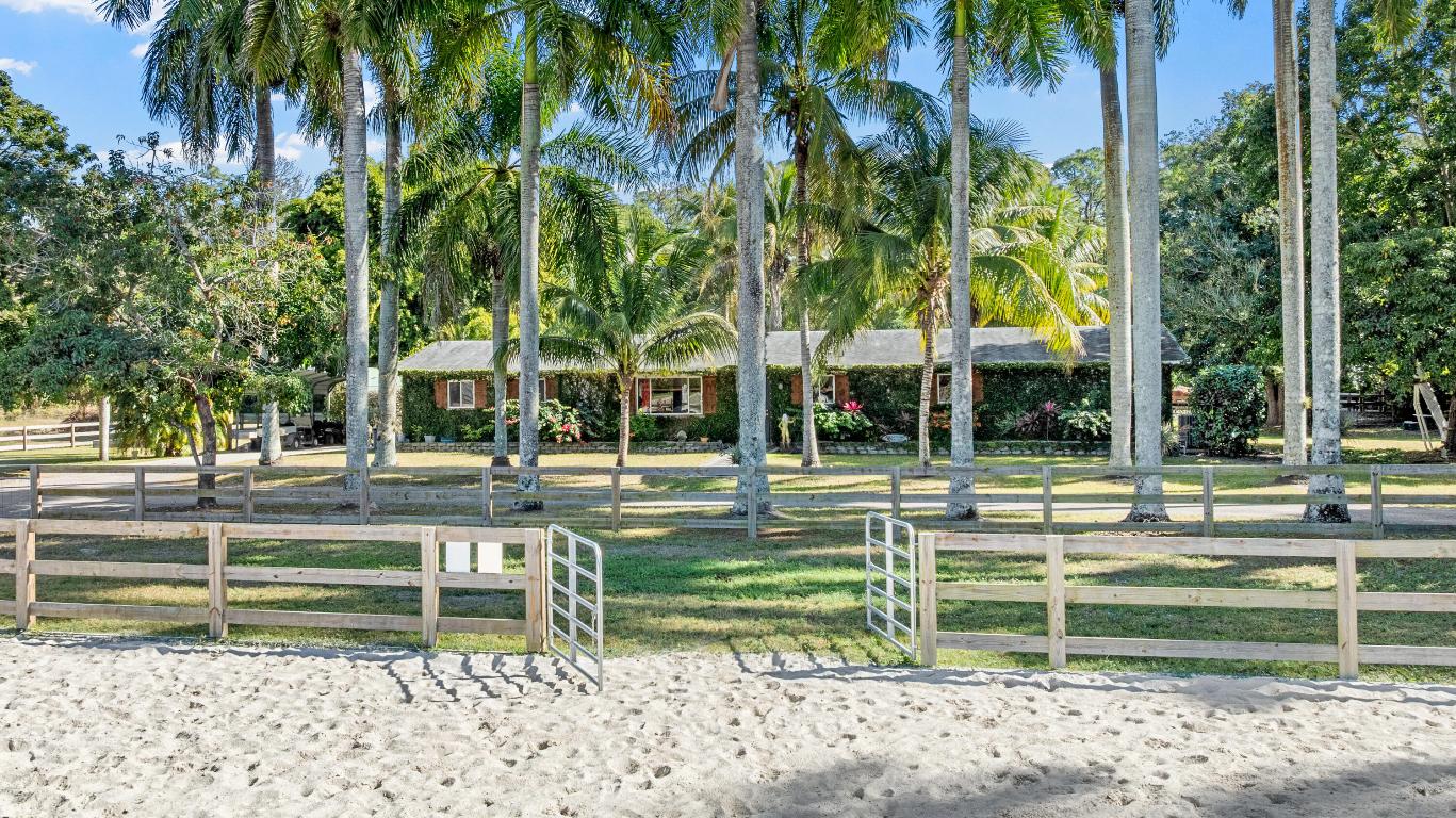 LOXAHATCHEE GROVES - Residential