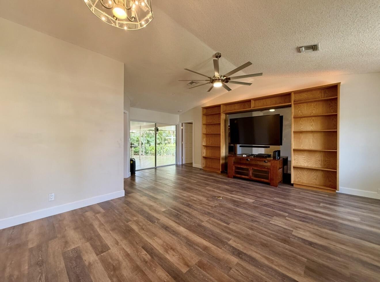 SPRINGTREE - Residential