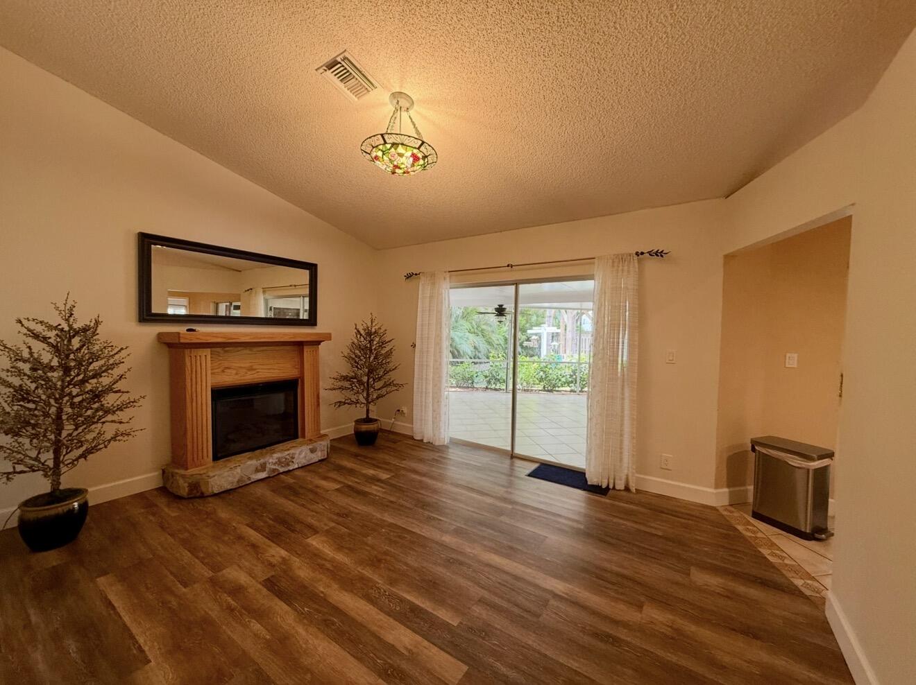 SPRINGTREE - Residential