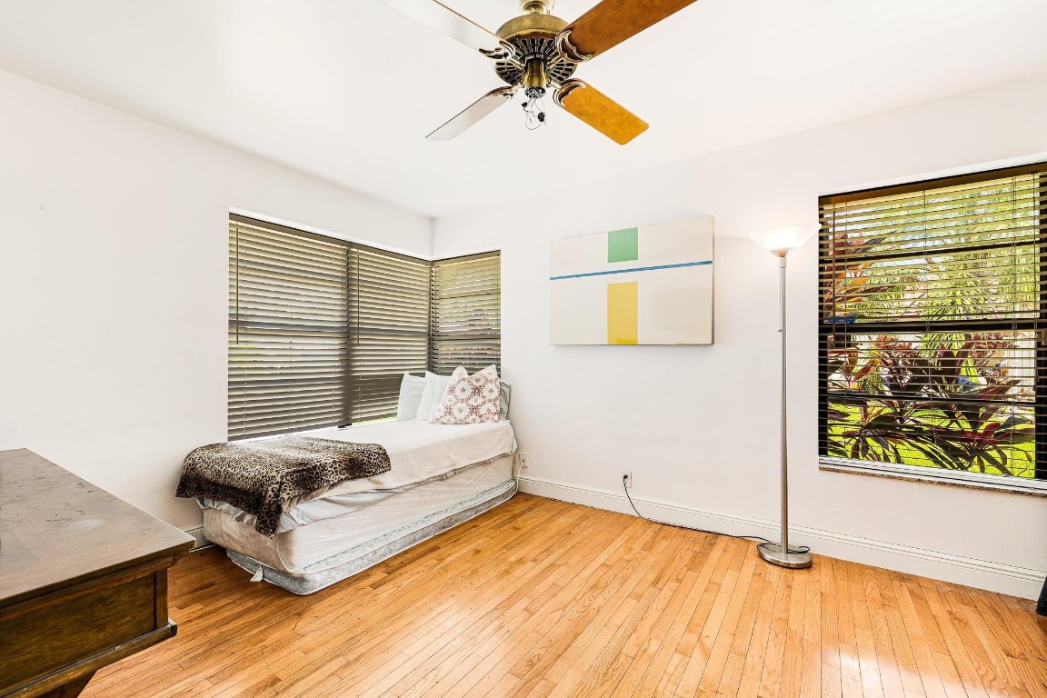 SANTA BARBARA SHORES - Residential