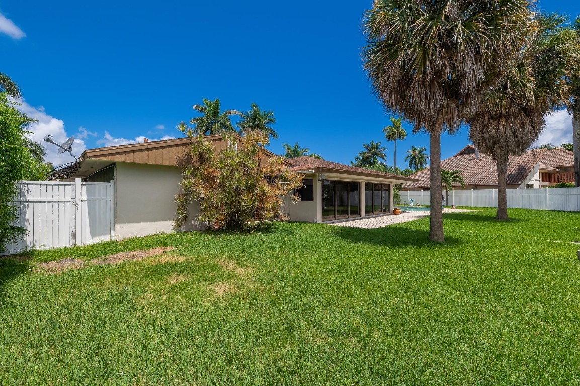 SANTA BARBARA SHORES - Residential