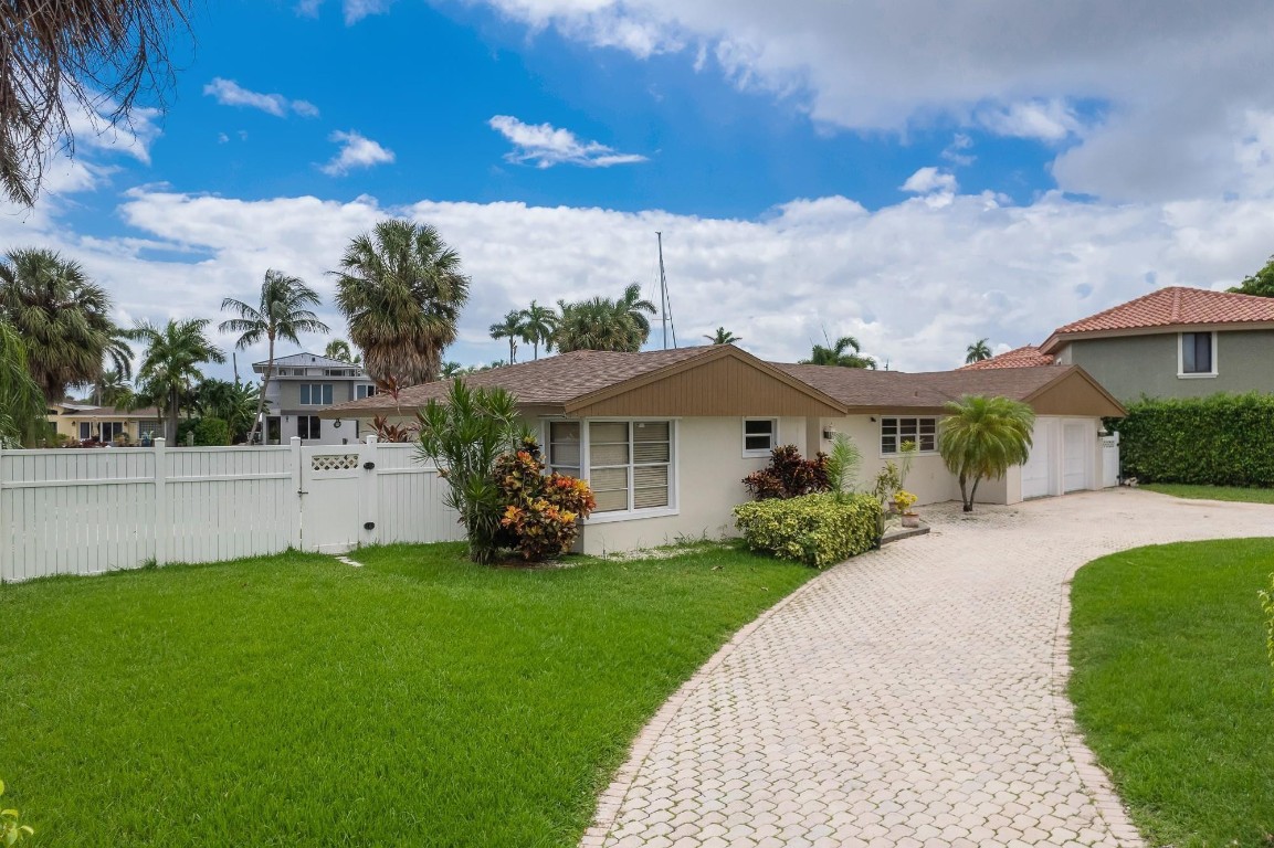 SANTA BARBARA SHORES - Residential