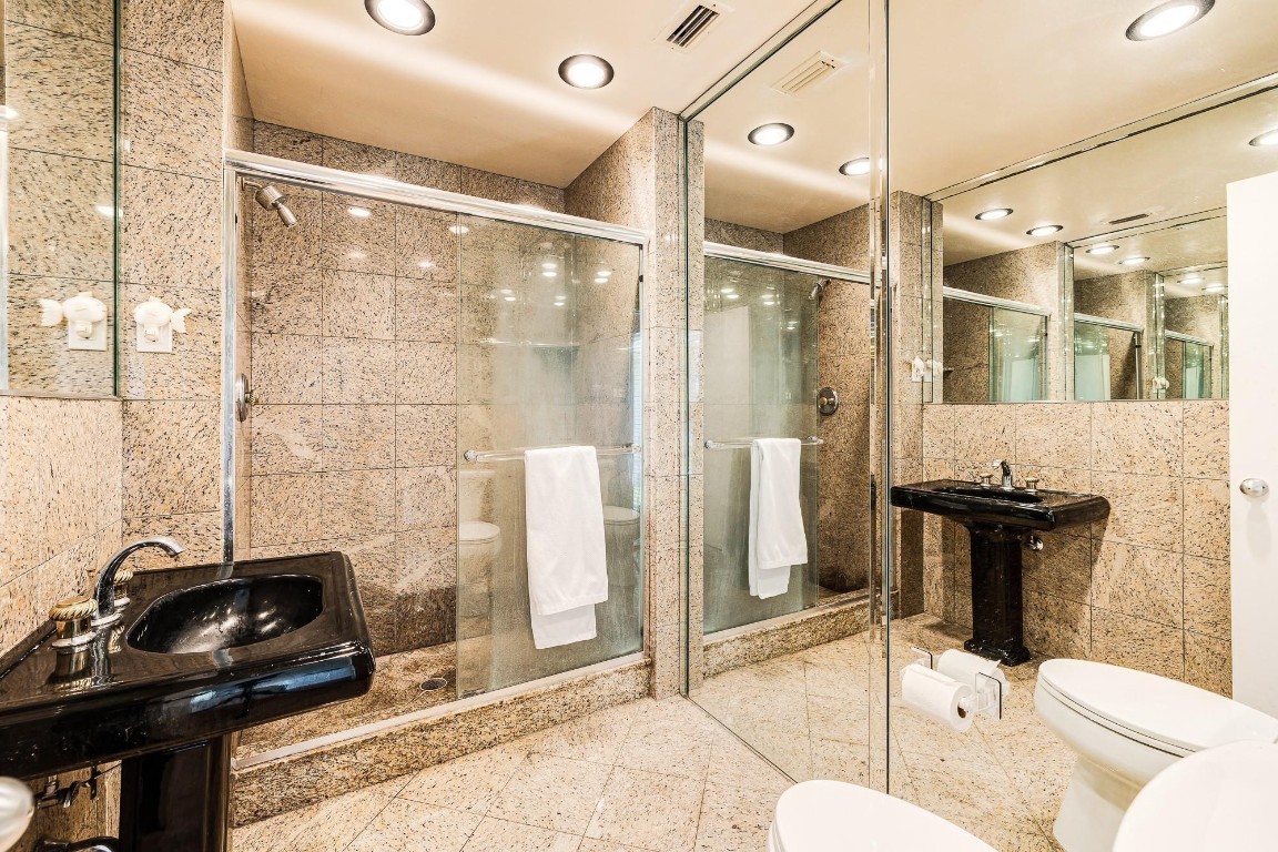 SANTA BARBARA SHORES - Residential