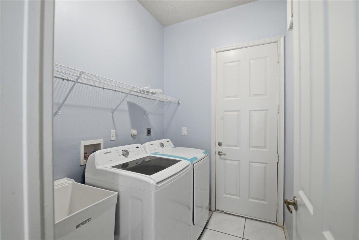 WINDSOR PALMS - Residential