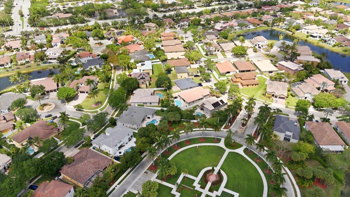 WINDSOR PALMS - Residential