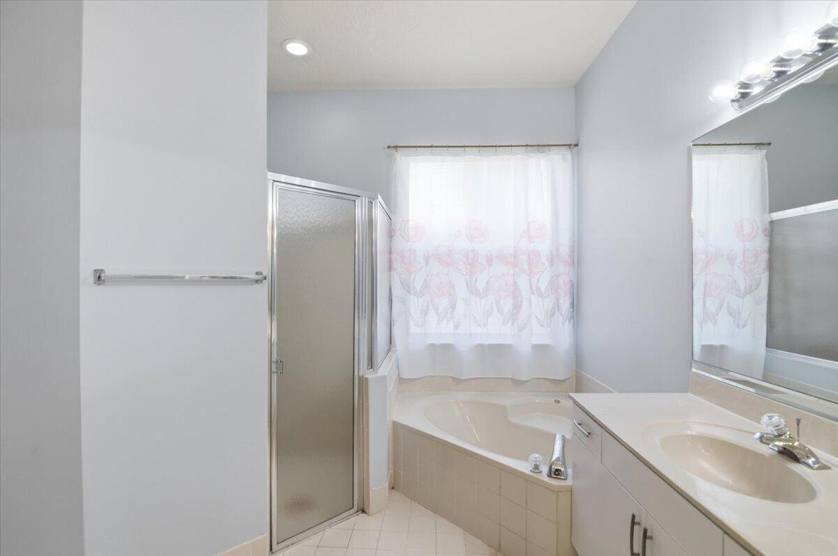 WINDSOR PALMS - Residential