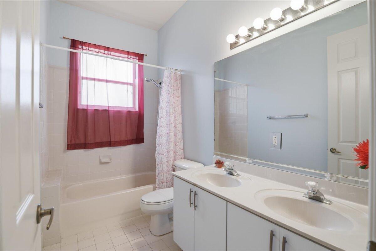 WINDSOR PALMS - Residential