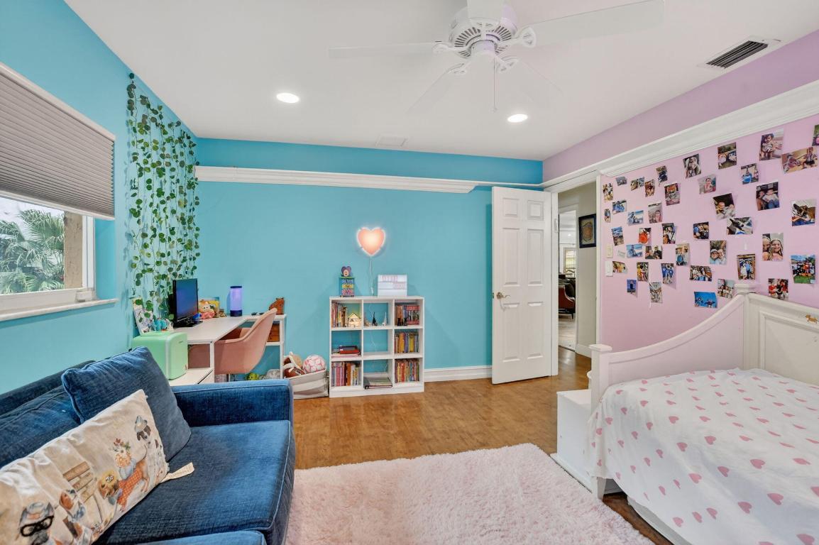 ESTANCIA II OF VIA VERDE - Residential