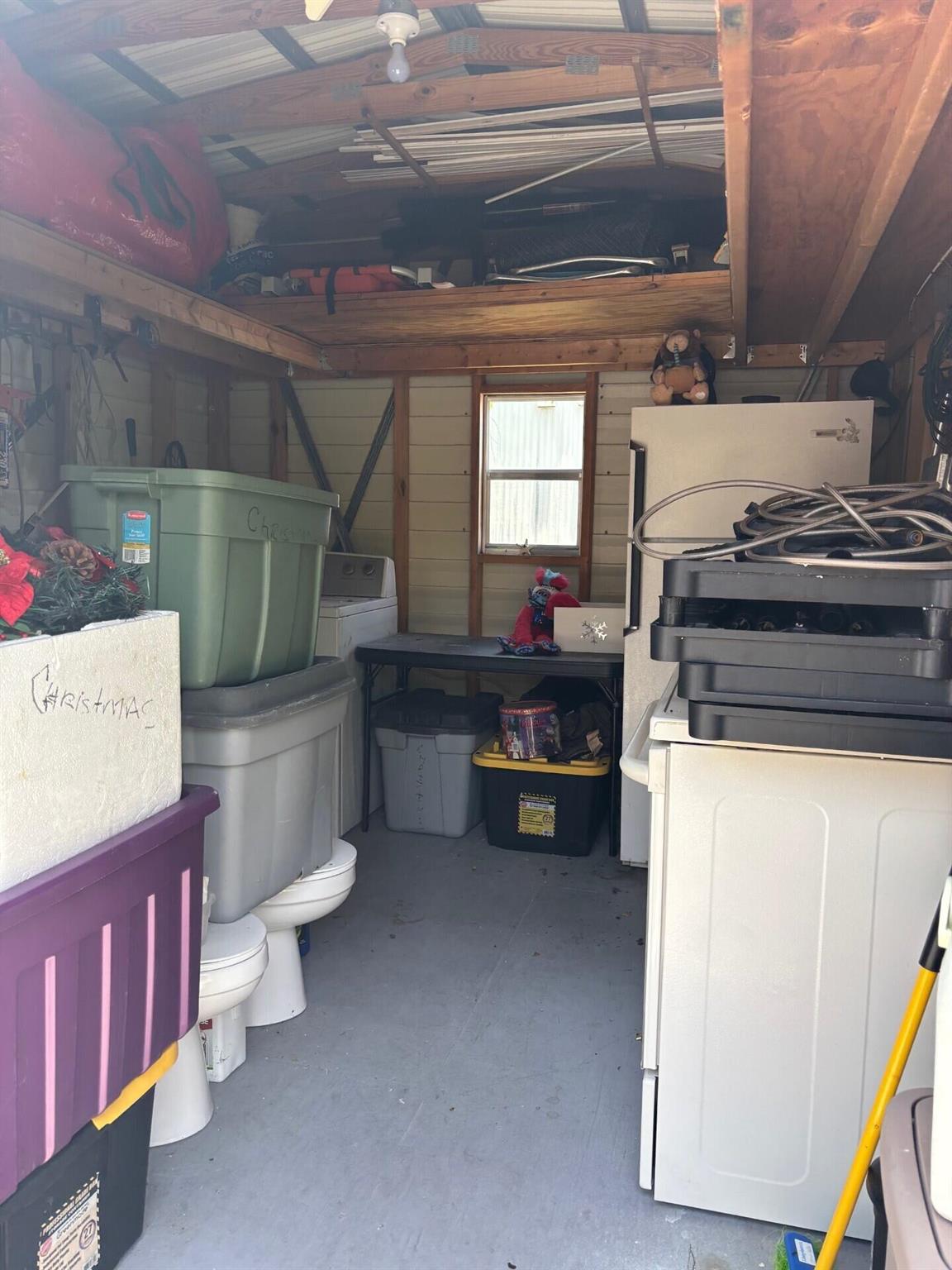 COUNTRY KNOLLS - Residential