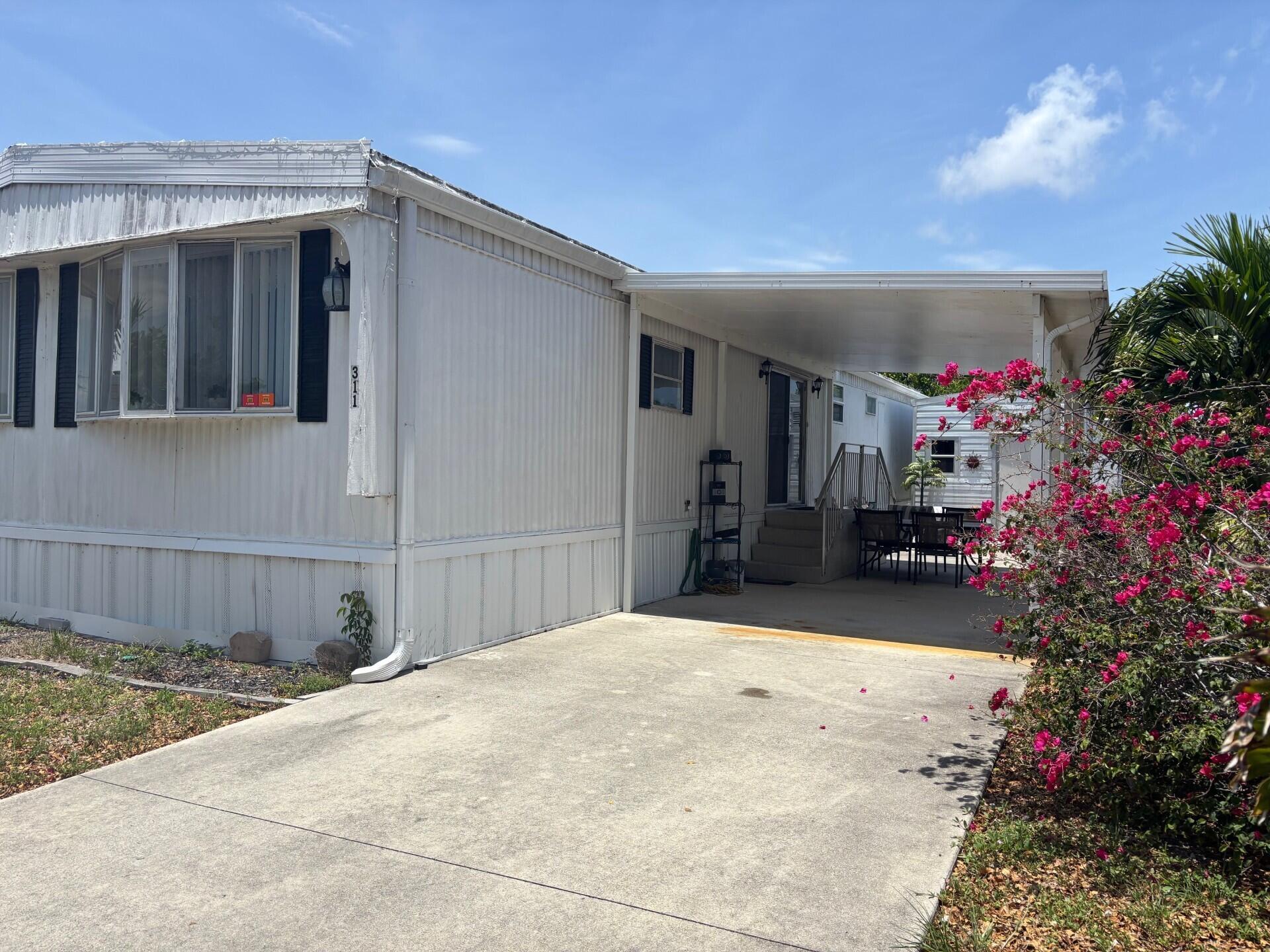 COUNTRY KNOLLS - Residential