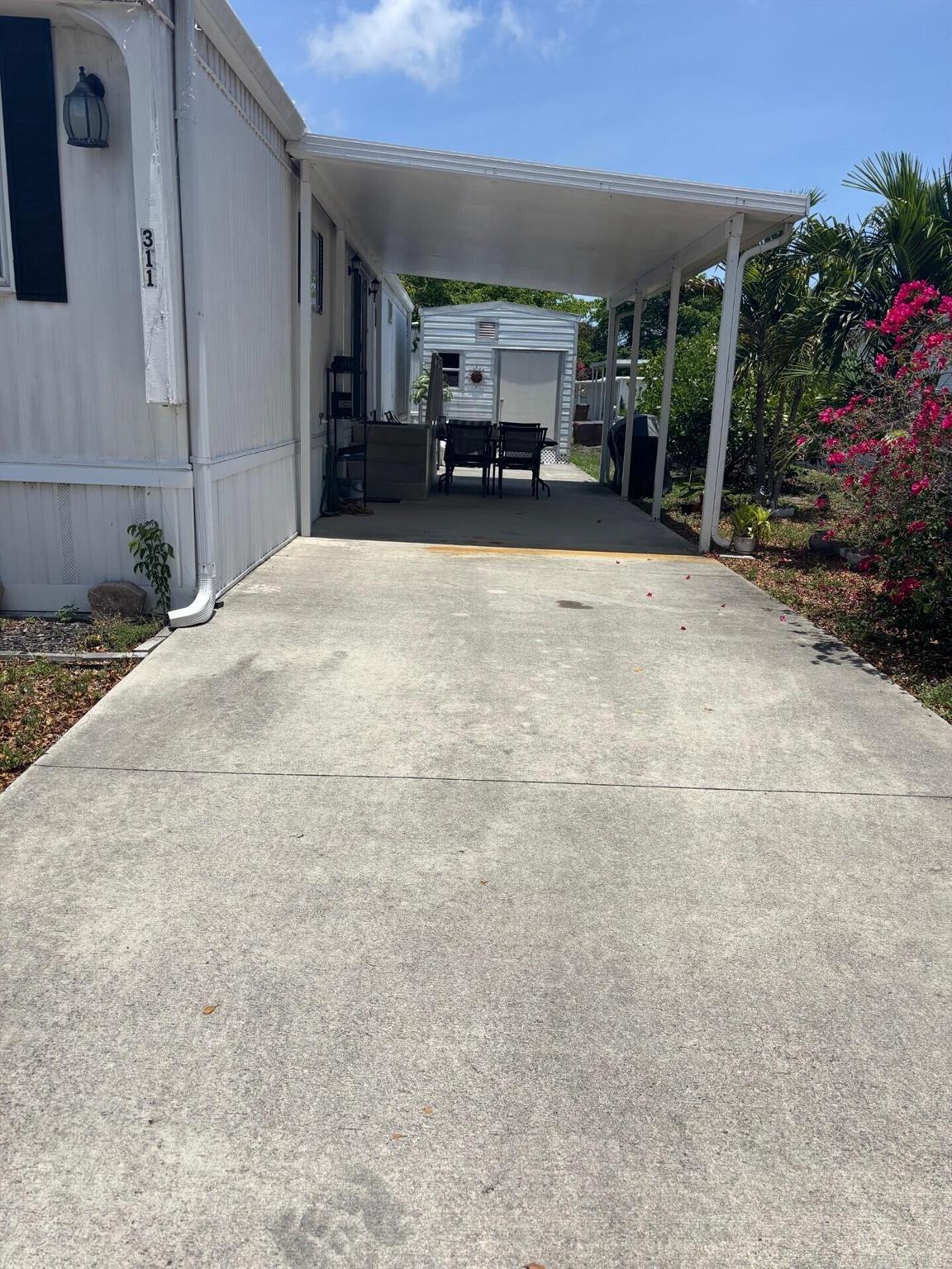 COUNTRY KNOLLS - Residential