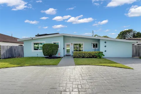 17 SE 9th Ave, Deerfield Beach, FL MLS: F10505243