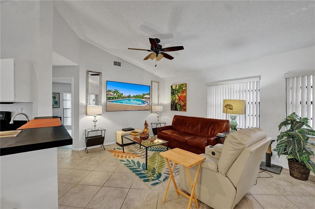 POINTE PARK CONDOS - Residential