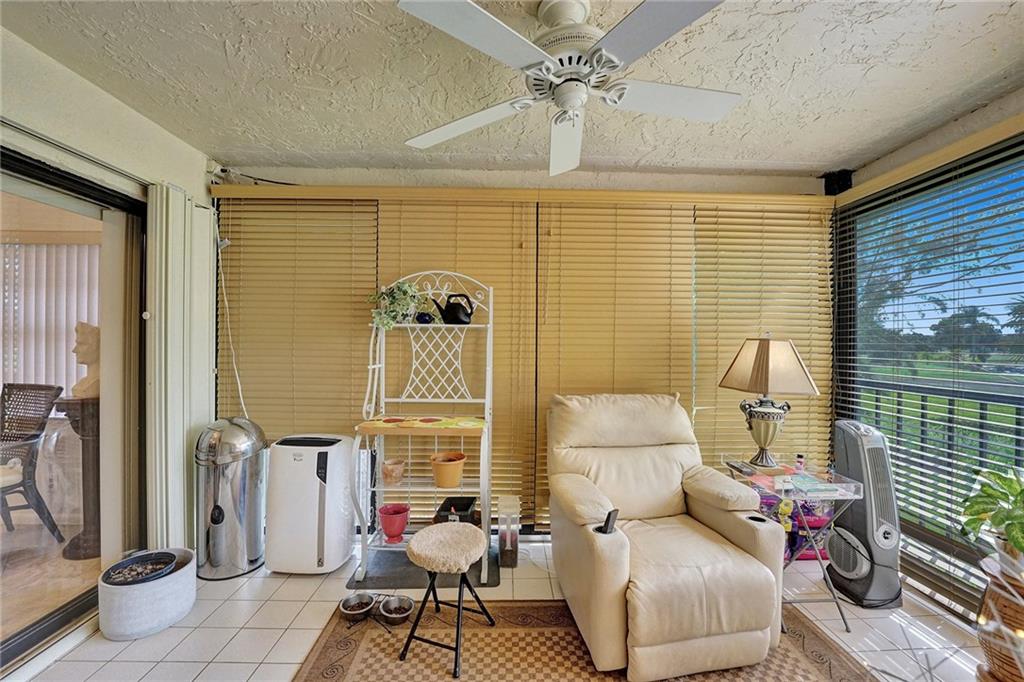 POINTE PARK CONDOS - Residential