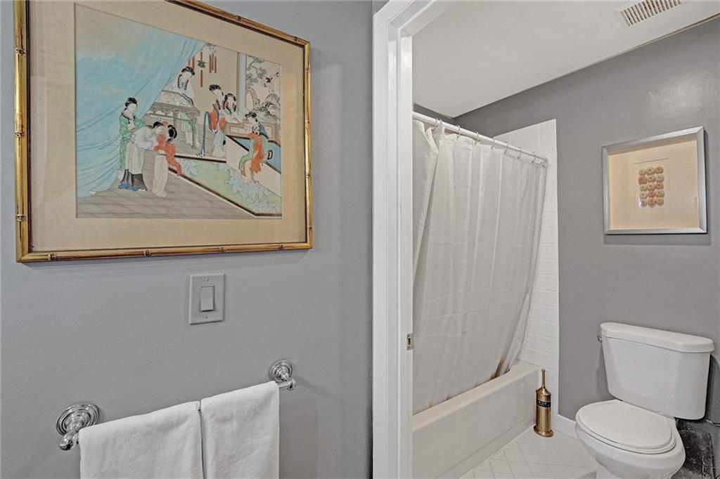 POINTE PARK CONDOS - Residential