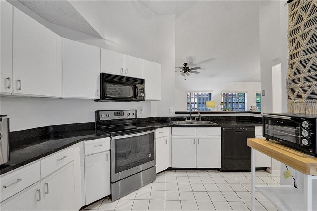 POINTE PARK CONDOS - Residential