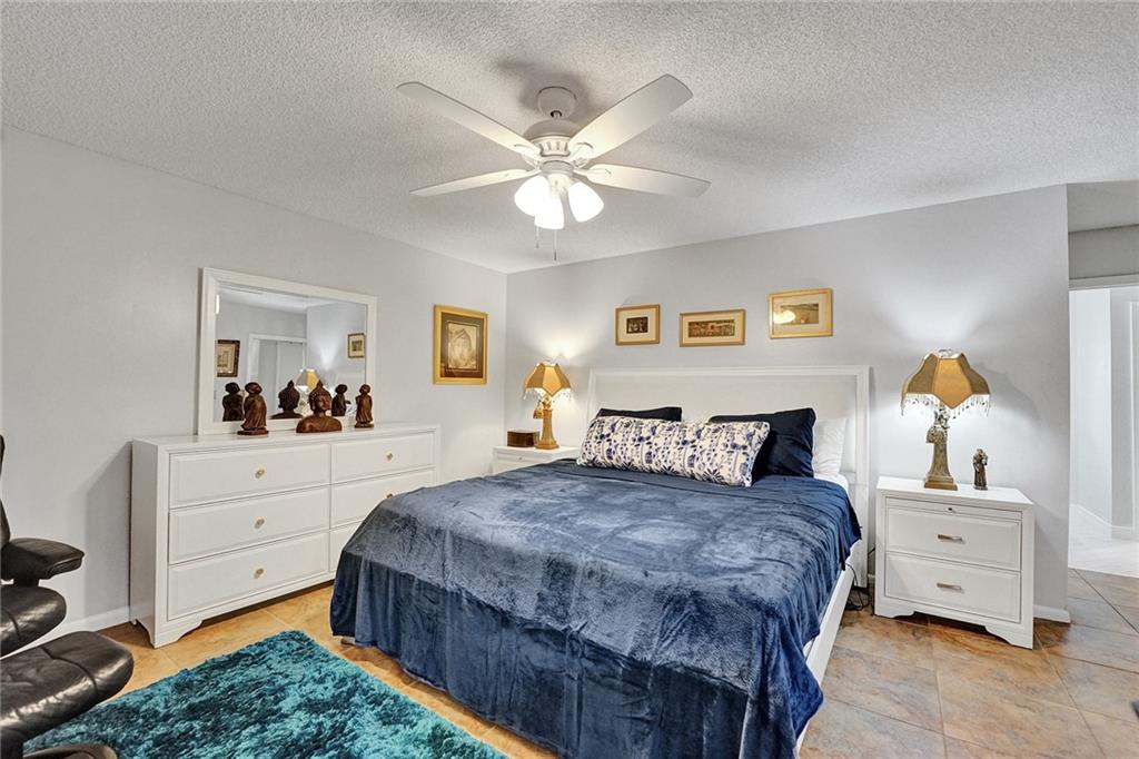 POINTE PARK CONDOS - Residential