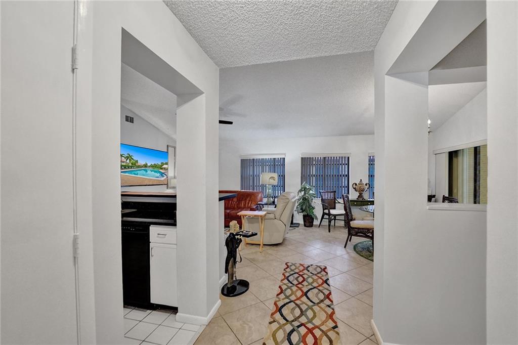 POINTE PARK CONDOS - Residential