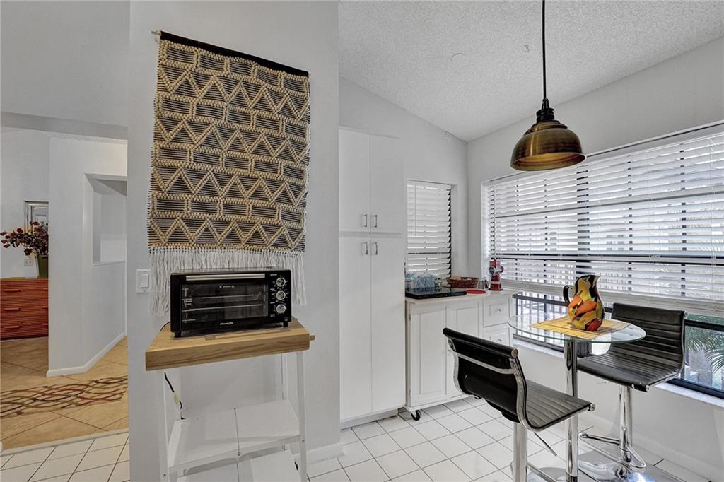POINTE PARK CONDOS - Residential