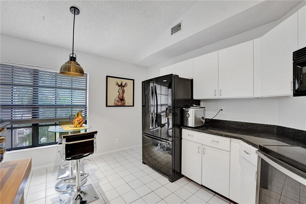 POINTE PARK CONDOS - Residential