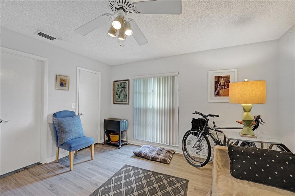 POINTE PARK CONDOS - Residential